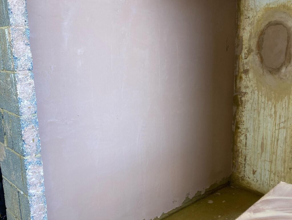 Plastering Course: A nice smooth wall after skimming